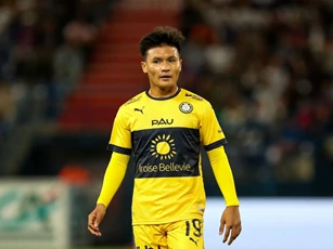 HLV Pau FC chỉ thẳng lý do Quang Hải bị 'ghẻ lạnh'