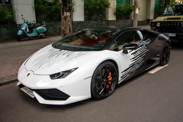 Cận cảnh siêu xe Lamborghini Huracan LP 610-4 với ngoại thất độc đáo tại TP Hồ Chí Minh