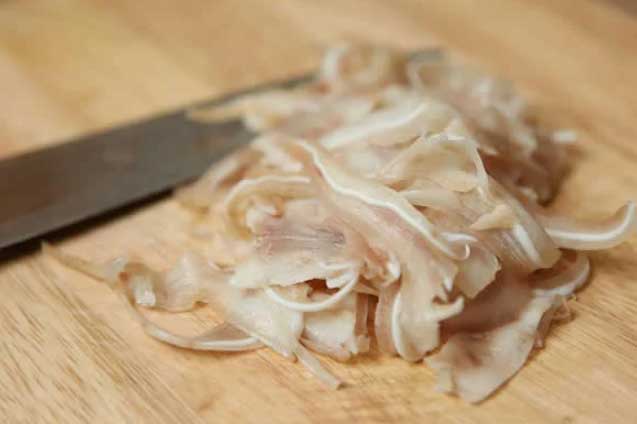 Luộc tai heo vừa trắng lại giòn chỉ cần cho thêm 1 thứ này vào nồi, chất dinh dưỡng cũng được nhân đôi