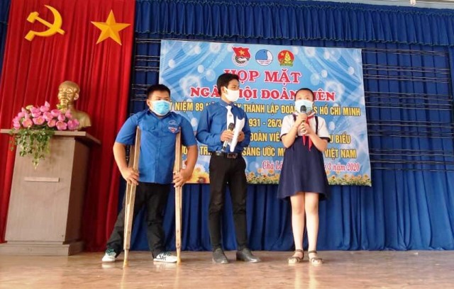 Nghị lực phi thường của chàng trai bại liệt