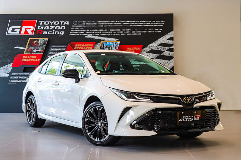 Thêm thông tin về Toyota Corolla Altis bản thể thao đã về Việt Nam