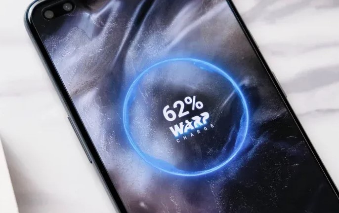 Vì sao nên tránh sạc pin điện thoại đầy 100%?