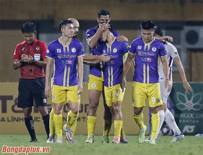 Hà Nội FC có chiến thắng đậm đà trước B.Bình Dương - Ảnh: Minh Tuấn 