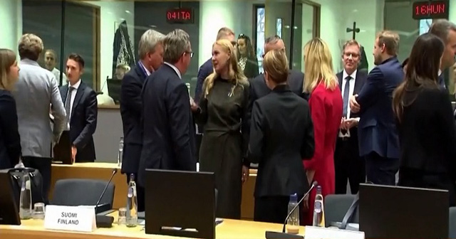 Các nước EU thống nhất cắt giảm 5% điện trong giờ cao điểm