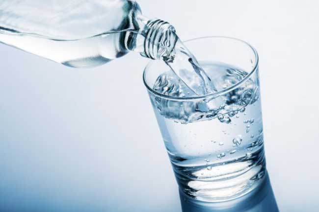 Thói quen uống nước gây hại tim mạch và gan thận của bạn, hối không kịp
