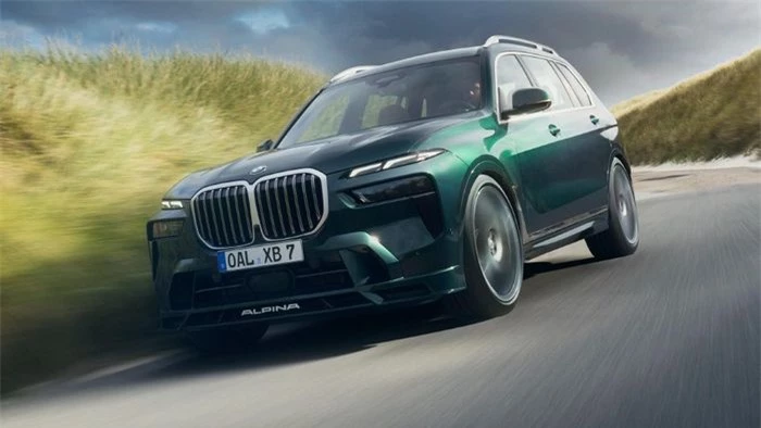  Được giới thiệu vào đầu tháng 4/2022, BMW X7 đã được Alpina nâng cấp tổng thể. Hãng độ nội bộ của BMW đã thay đổi một số thiết kế cùng khả năng vận hành của XB7. 