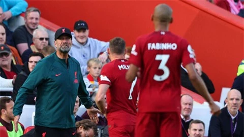 Klopp cảm thấy như bị tra tấn khi chứng kiến Liverpool thua 3 bàn trước Brighton