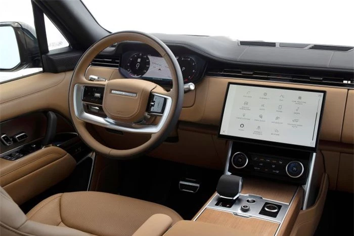  Nội thất Range Rover Autobiography 2022 sang trọng hơn với màn hình trung tâm giải trí kích thước 13,1 inch. 