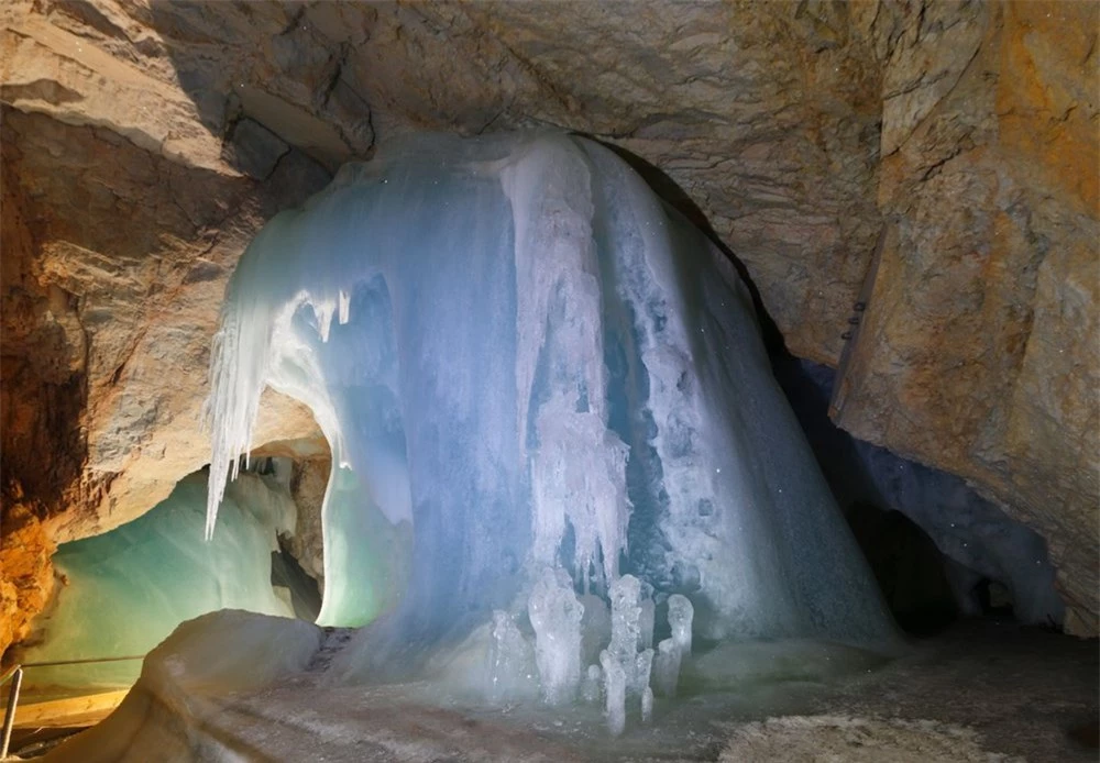 Hòn ngọc ẩn mình trên dãy Alps: Đẹp mê đắm lòng người - Ảnh 6.