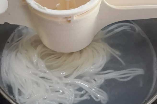 Bật mí công thức tự làm bún tươi cực kỳ đơn giản, dù vụng đến đâu cũng thành công ngay từ lần đầu tiên