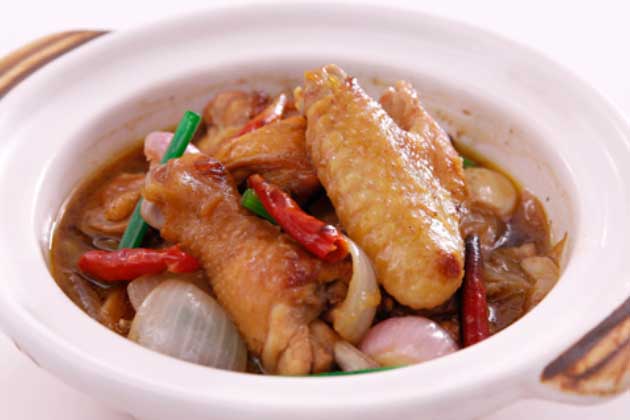 Quên thịt gà luộc, gà rang làm theo cách này bạn sẽ có món ăn đậm đà, tan trong miệng ai cũng thích mê