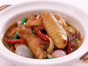 Quên thịt gà luộc, gà rang làm theo cách này bạn sẽ có món ăn đậm đà, tan trong miệng ai cũng thích mê