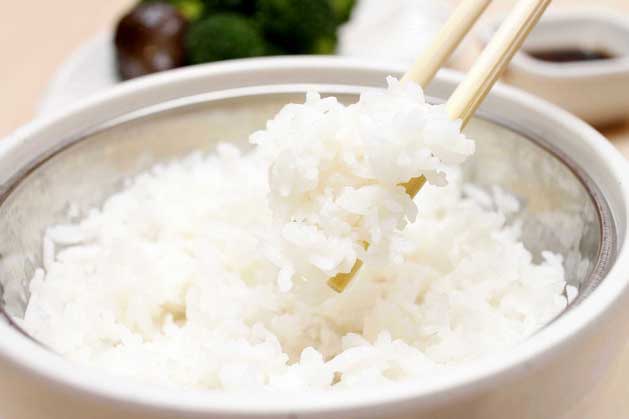 Thả thêm 1 thứ này vào nồi rồi nấu, đảm bảo cơm chín thơm mềm, hạt nào cũng căng bóng, gấp đôi dinh dưỡng