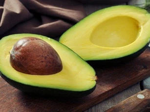 Những người không nên ăn quả bơ