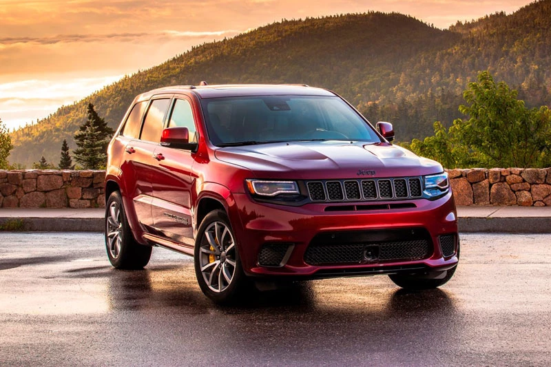 3. Jeep Grand Cherokee Trackhawk 2021 (công suất tối đa: 707 mã lực).