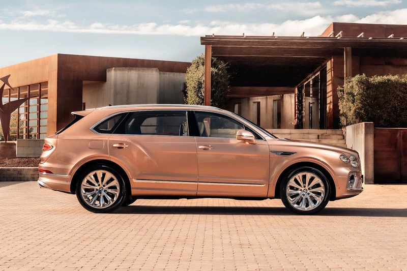 9. Bentley Bentayga Speed 2023 (công suất tối đa: 626 mã lực).