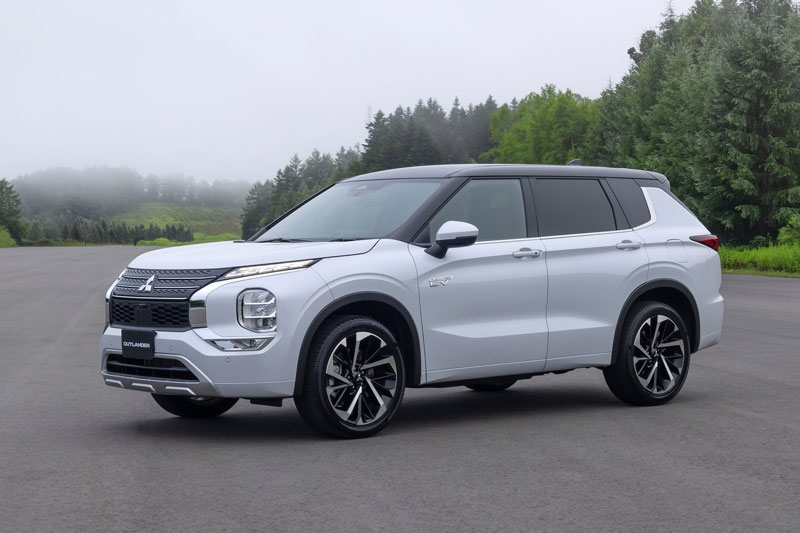 Mitsubishi Outlander Hybrid 2023 chốt giá từ 41.190 USD