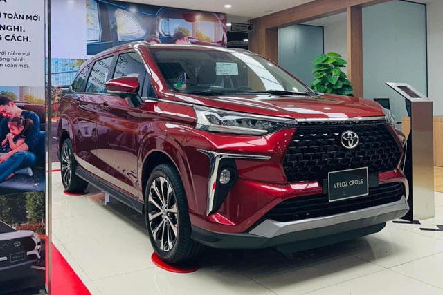 Toyota Veloz Cross chính thức tăng giá lần 2, khó cạnh tranh Mitsubishi Xpander