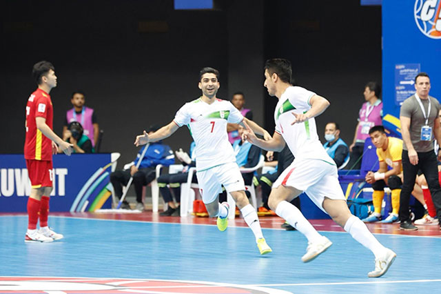 Văn Ý xuất thần, Đức Hòa ghi bàn, ĐT futsal Việt Nam vẫn thua Iran 