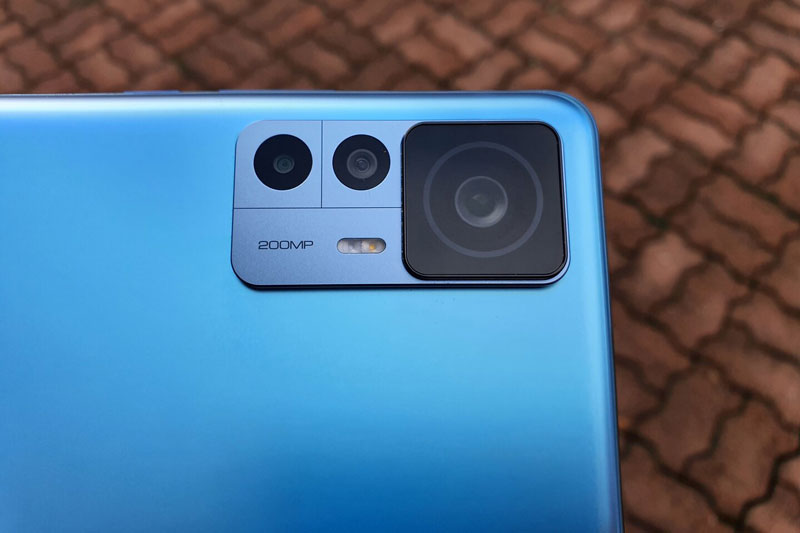 Smartphone chip Snapdragon 8+ Gen 1, RAM 8 GB, sạc 120W, camera 200 MP, giá 16,99 triệu ở Việt Nam