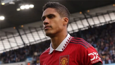 Man United đón tin vui từ Varane