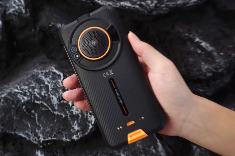 Smartphone ‘nồi đồng cối đá’, pin 9.600 mAh, giá ‘hạt dẻ’