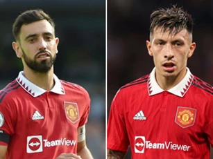 Fernandes và Martinez nổi điên trong phòng thay đồ sau hiệp 1 trận derby Manchester