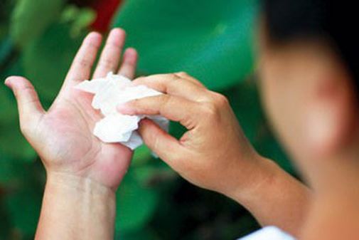 Cách ra mồ hôi tay hiệu quả chỉ bằng cách dùng lá lốt