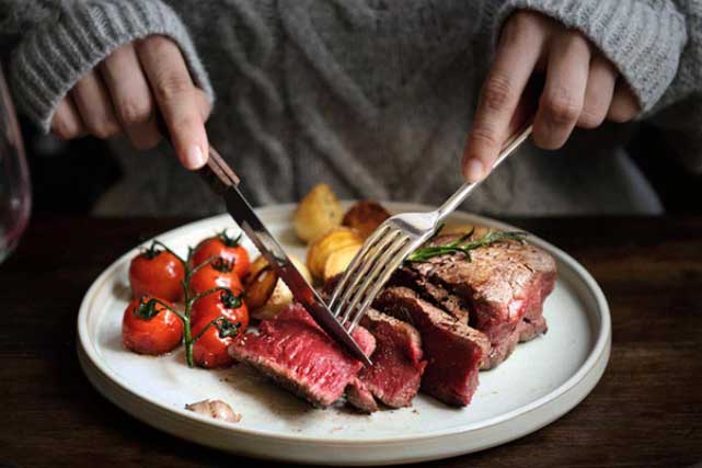 Tránh xa 3 món rau và 4 loại thịt "mở đường" cho tế bào ung thư