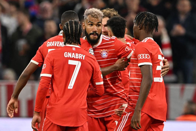 Hủy diệt Viktoria Plzen, Bayern giữ mạch toàn thắng và ngôi đầu