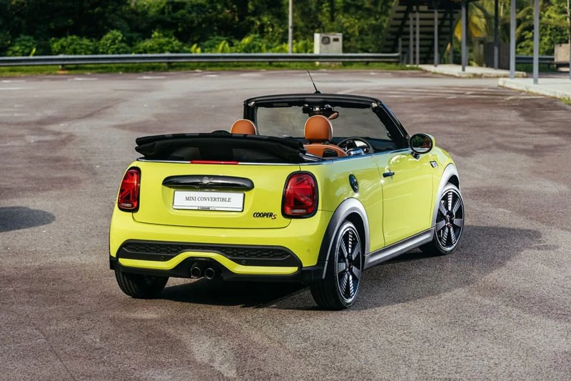 MINI Cooper S Convertible 2022.