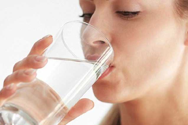 Dừng ngay 4 kiểu uống nước này kẻo bào mòn gan thận của bạn, tuổi thọ ngày càng rút ngắn
