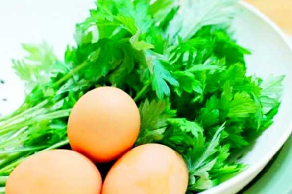 Phụ nữ thường xuyên ăn trứng gà ngải cứu giúp thải độc, làm đẹp, lợi đủ đường
