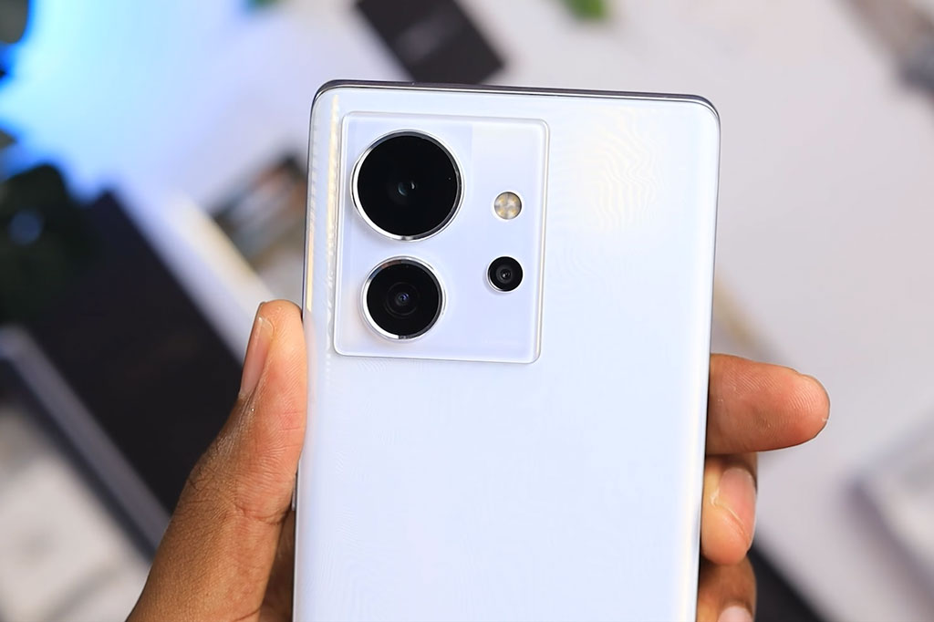 Smartphone camera 200 MP, sạc 180W, RAM 8 GB, giá 12,41 triệu đồng