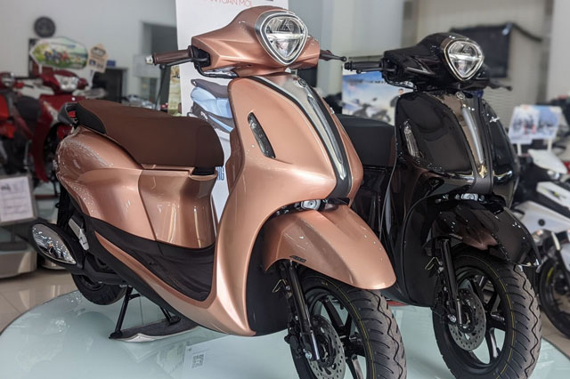 Tương tự xe máy Honda, Yamaha Grande 2022 cũng bị đội giá khi về đại lý