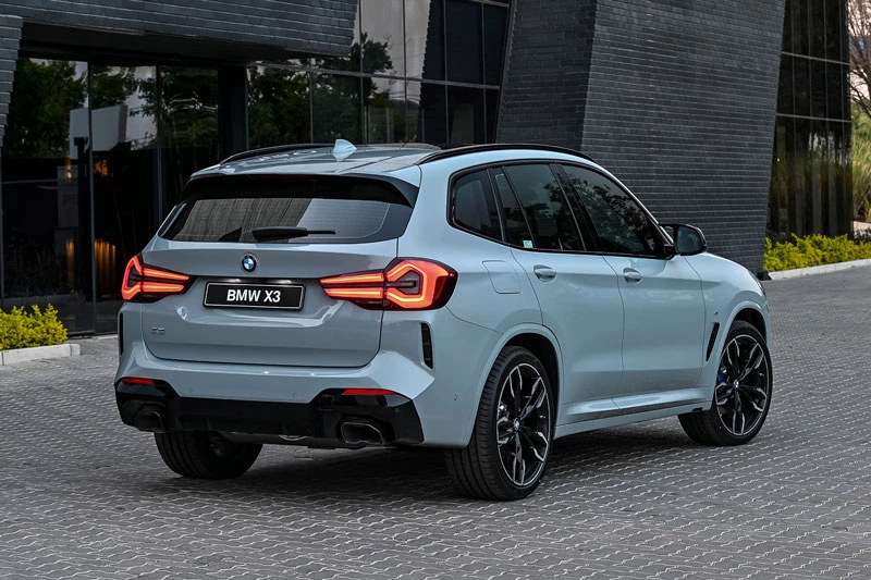 =6. BMW X3 M40D (thời gian tăng tốc từ 0-96 km/h: 4,8 giây).