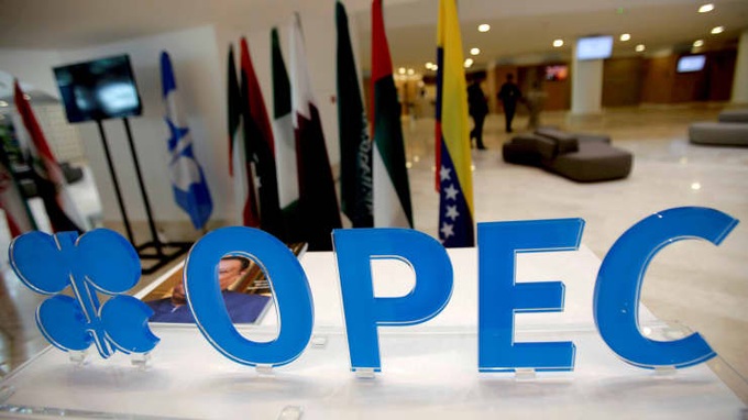 OPEC+ chốt giảm 2 triệu thùng/ngày để tăng giá dầu, bất chấp áp lực từ Mỹ