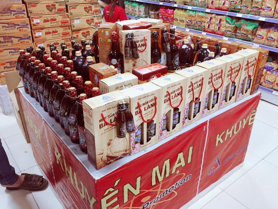 Sản phẩm nước mắm Ba Làng được bày bán tại chuỗi siêu thị Big C.