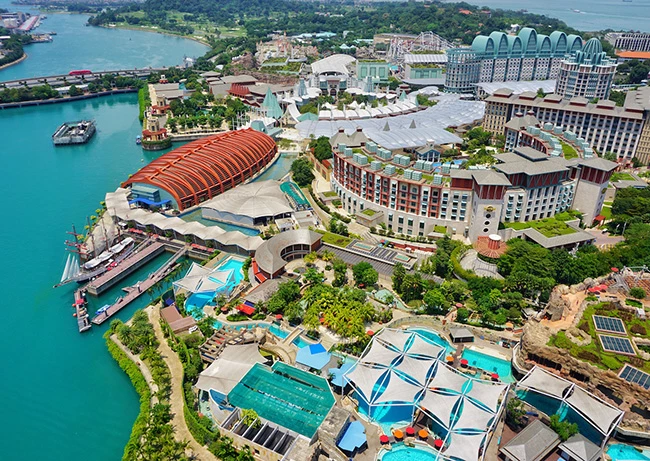 Sentosa là tâm điểm vui chơi giải trí, thu hút hàng triệu lượt khách tham quan mỗi năm.