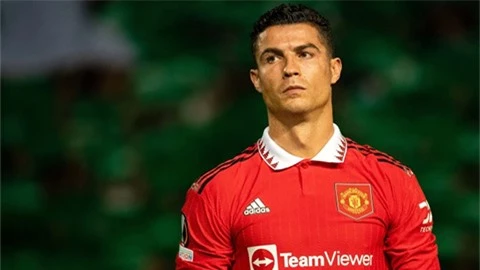 Scholes: 'Ten Hag không tôn trọng Ronaldo'