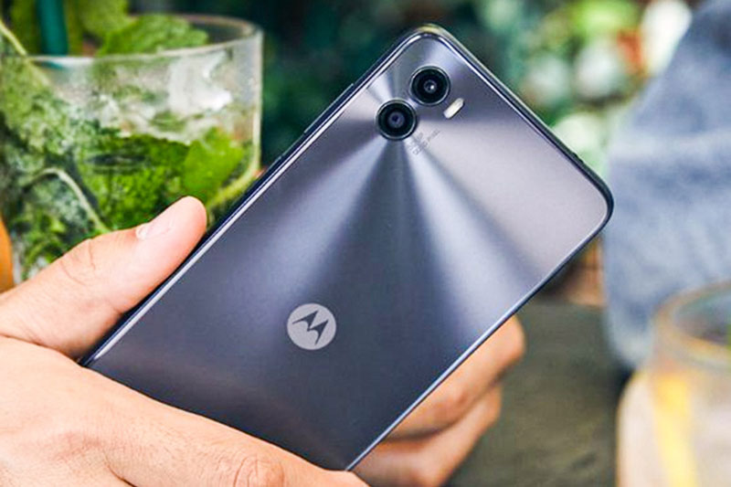 Smartphone chống nước, RAM 4 GB, pin 5.000 mAh, giá 3 triệu đồng