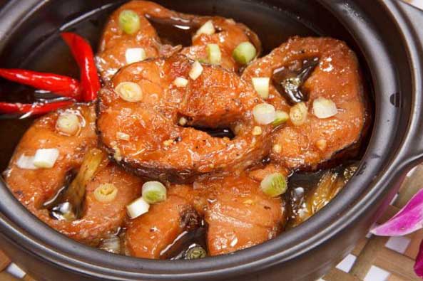 Làm thêm 1 bước nhỏ, cá kho nhừ cả xương nhưng vẫn chắc thịt, không bị nát