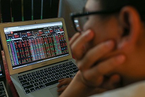 Giá trị giao dịch bình quân trên thị trường chứng khoán liên tục giảm trong 9 tháng