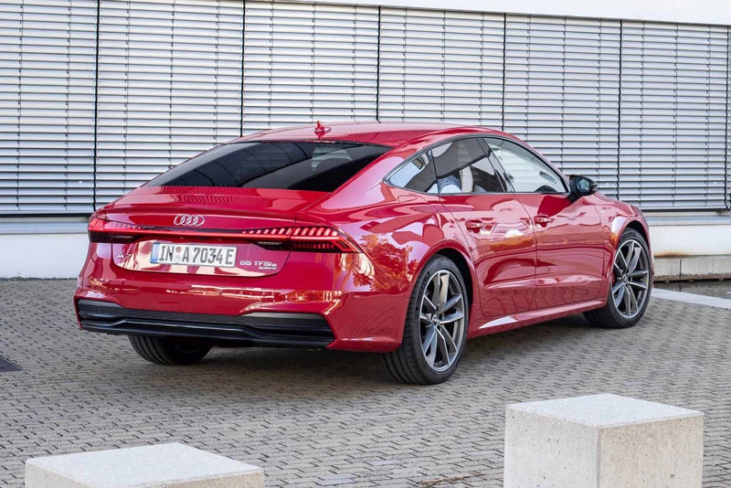 10. Audi A7 TSFIe (giá khởi điểm: 75.945 USD).