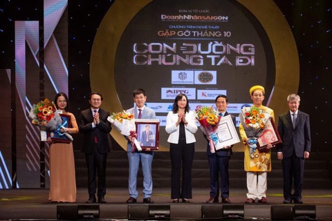 Vinh danh 10 doanh nhân truyền cảm hứng năm 2022