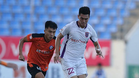 HLV Park Hang Seo lo lắng khi chân sút số 1 ĐT Việt Nam chấn thương