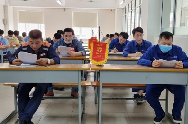 Hàng trăm công nhân tham gia Hội thi thợ giỏi thành phố Hà Nội lần thứ 2