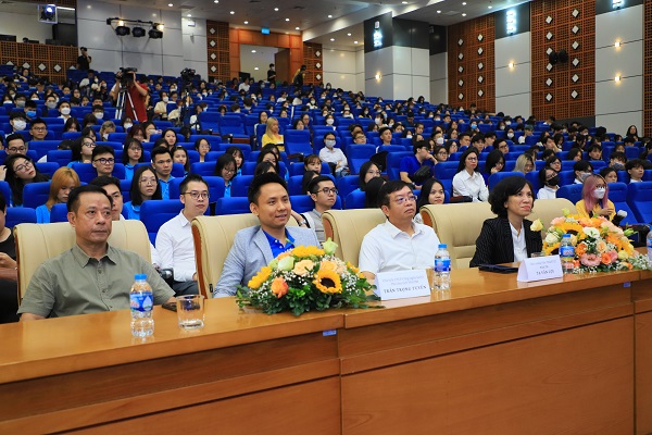 Lần đầu tiên diễn ra cuộc thi "Sinh viên Tài năng Kinh doanh số" 