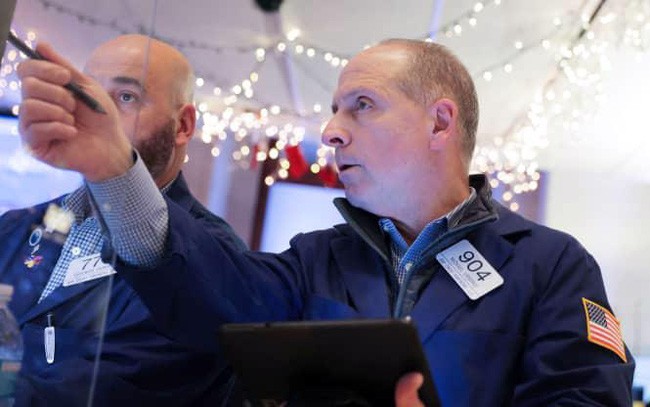 Chứng khoán Mỹ bị bán ra khi thất nghiệp giảm