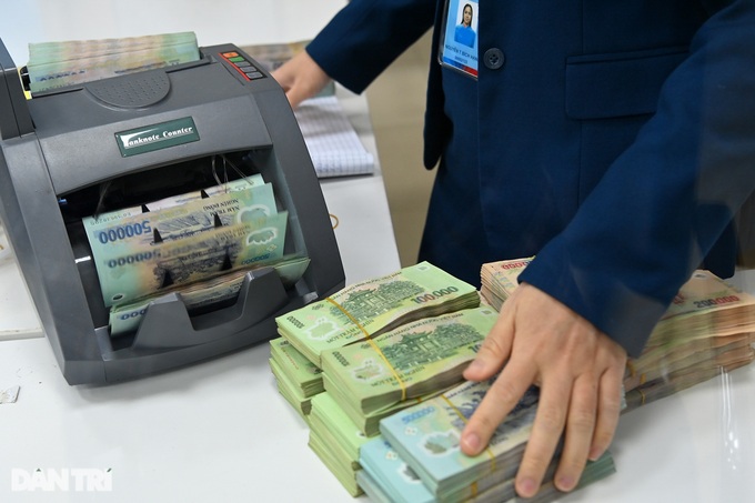 Lãi suất ngân hàng cho nhau vay lập đỉnh 10 năm